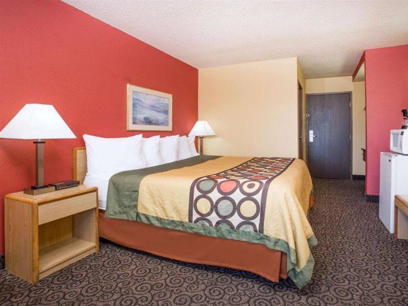 Super 8 By Wyndham Appleton Hotel Exterior photo