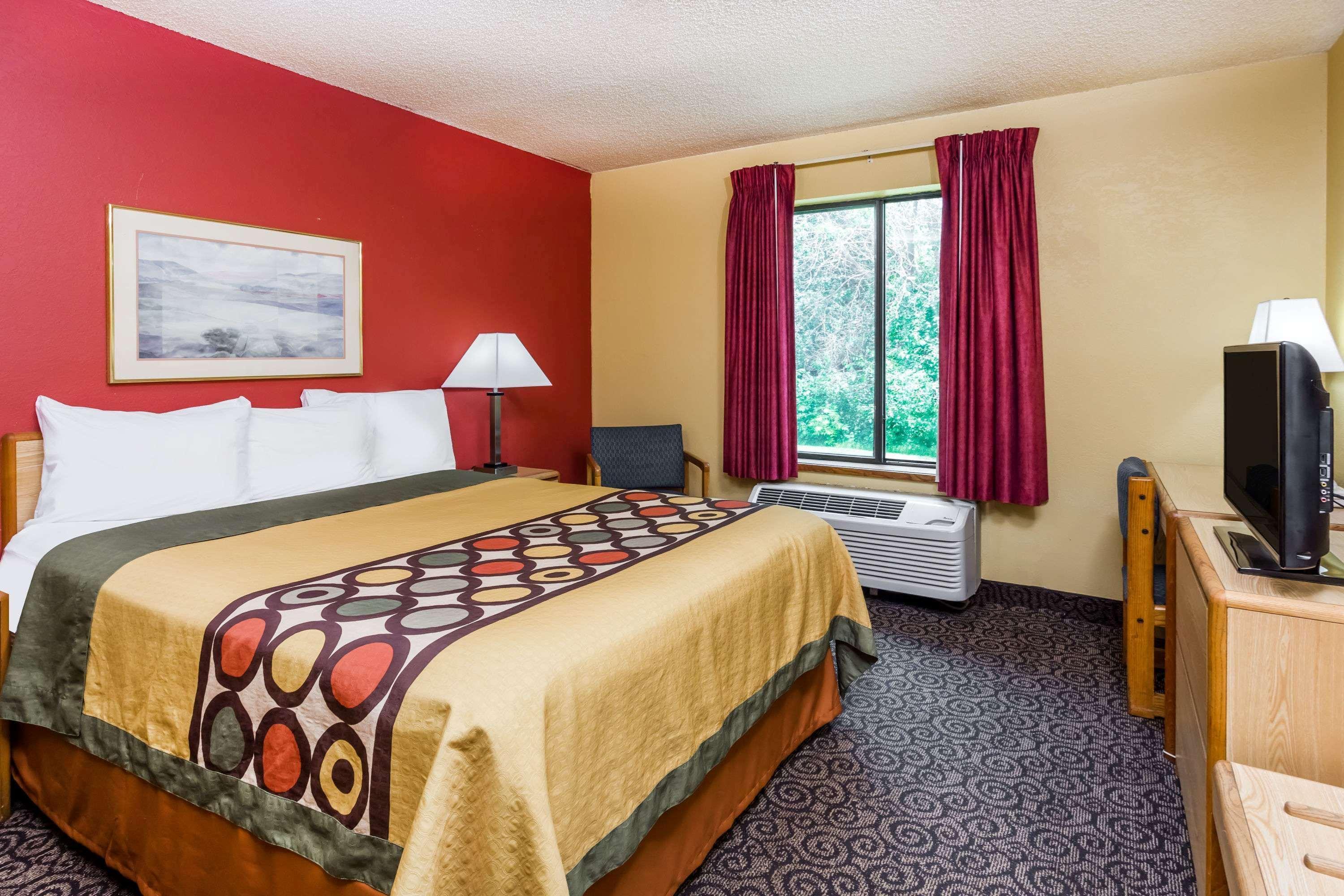 Super 8 By Wyndham Appleton Hotel Exterior photo
