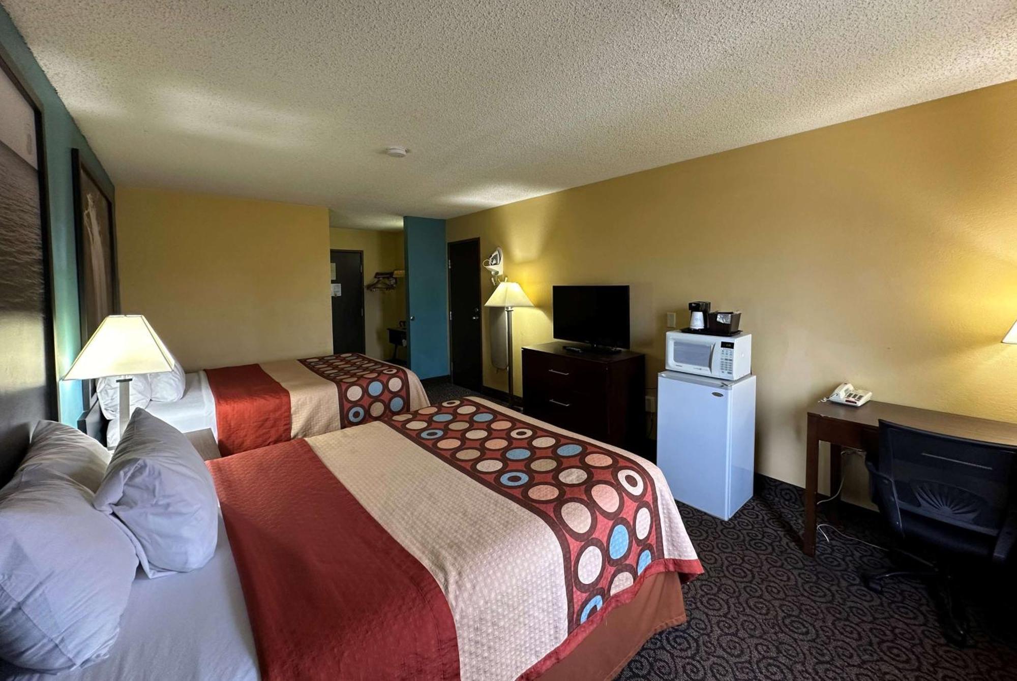 Super 8 By Wyndham Appleton Hotel Exterior photo